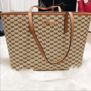 MICHAEL KORS handbag (new with tags)